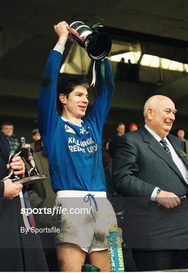Gerard Murphy raises Andy Merrigan Cup