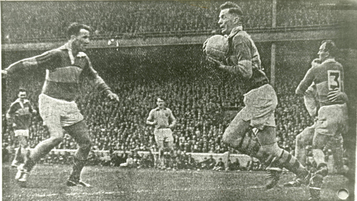 Noel Lucey protects Johnny Culloty in the All-Ireland Senior Football Championship Final in 1962